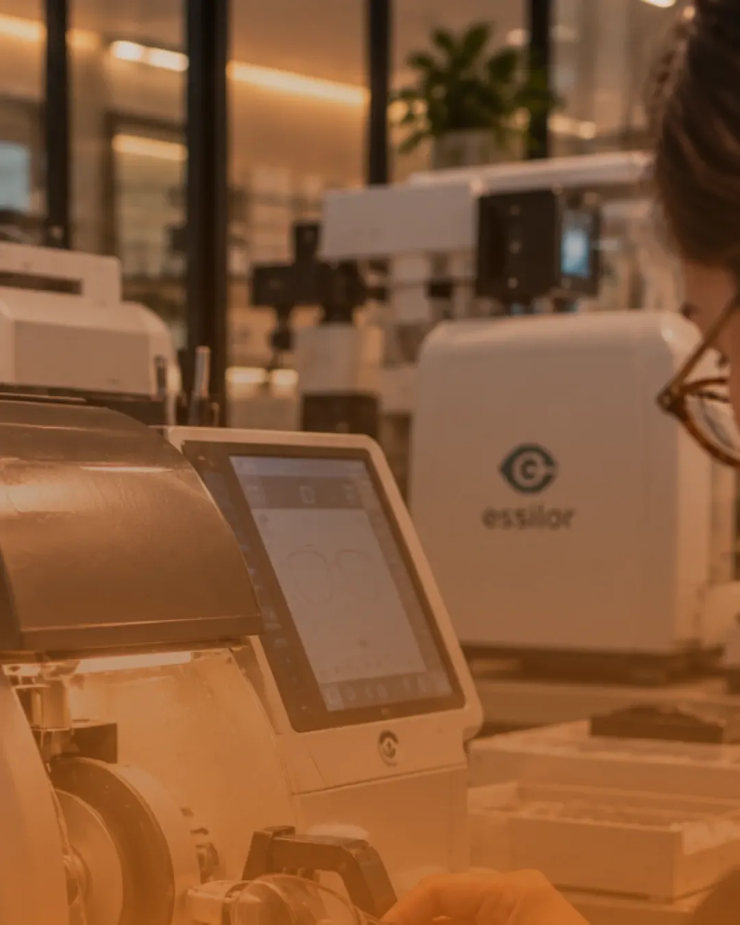 BarniQC : Brochure website for an optical partner in Montreal, serving eye-care professionals.